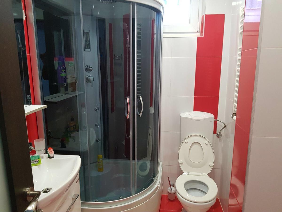 Apartament Confort Piatra Neamt Phòng bức ảnh